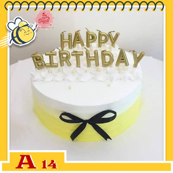 Bánh kem sinh nhật đơn giản A14 màu trắng vàng thắt nơ và cắm nến happy birthday màu vàng