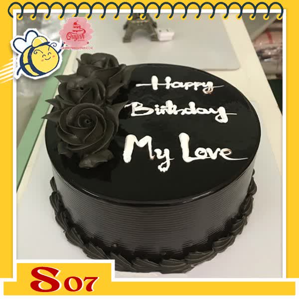 Bánh kem socola S07 một màu đen huyền bí bắt 3 đóa hoa hồng đen và chữ màu trắng quá đẹp