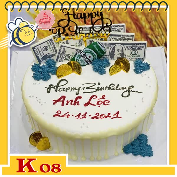 Bánh kem tặng khách hàng K08 rất HOT bởi sự đơn giản của những phụ kiện được cài cắm hài hòa