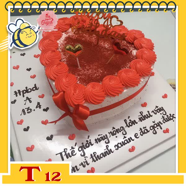 Bánh kem trái tim T12 viền đỏ phủ bột red velved ghi chữ ở đế bánh xúc động tình cảm