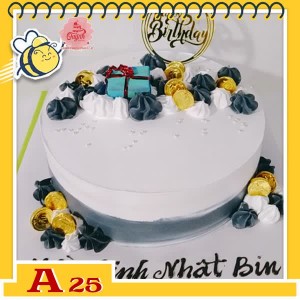 Bánh kem sinh nhật đơn giản A25 màu trắng trang trí nhiều kem màu vàng trắng xám và đồng xu