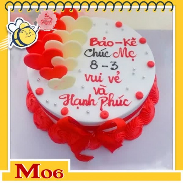 giới thiệu tổng quan Bánh kem tặng mẹ M06 phong cách trắng đỏ rực rỡ quen thuộc với những tim socola cắm xen kẽ một bên