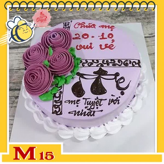 giới thiệu tổng quan Bánh kem tặng mẹ M15 nền tím vẽ nơ và những đóa hoa màu tím xinh cùng chữ Mẹ thư pháp